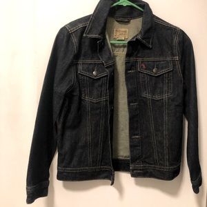 Big kids Jean jacket gently used in good conditions